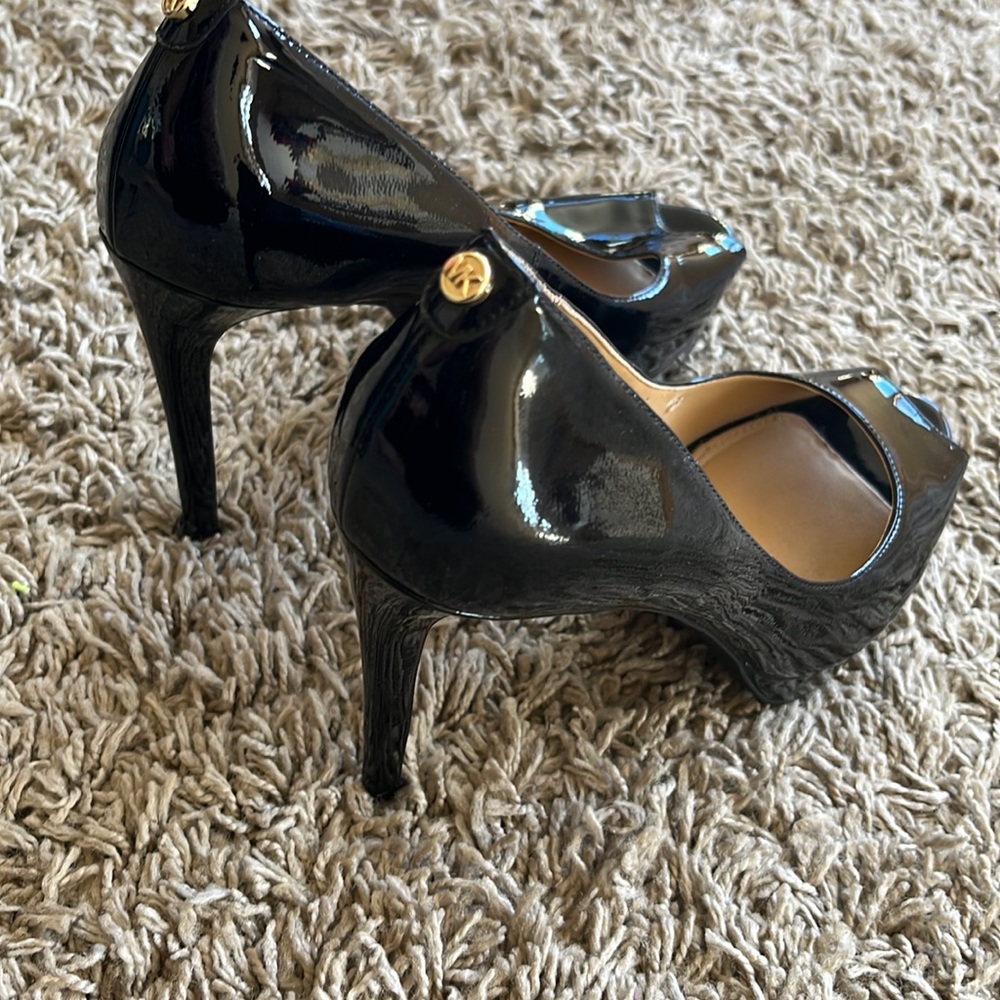Michael Kors Open Toe pumps